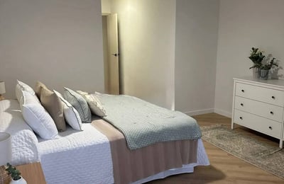 Rental of a large bright apartment with 2 bedrooms, 125 m², Alicante, Spain